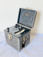 Ancien mégohmmètre portable à manivelle (testeur