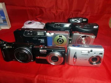 Yashica, Fuji, Canon, Samsung 10 fotocamere( 6 digitali + 4, Nieuw