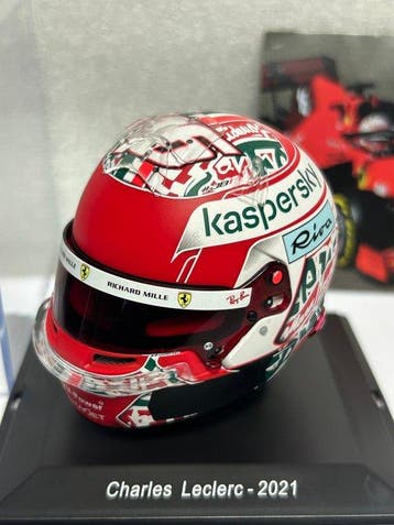 Spark 1:5 - Modelauto - Exclusivo! Charles Leclerc Ferrari, Nieuw