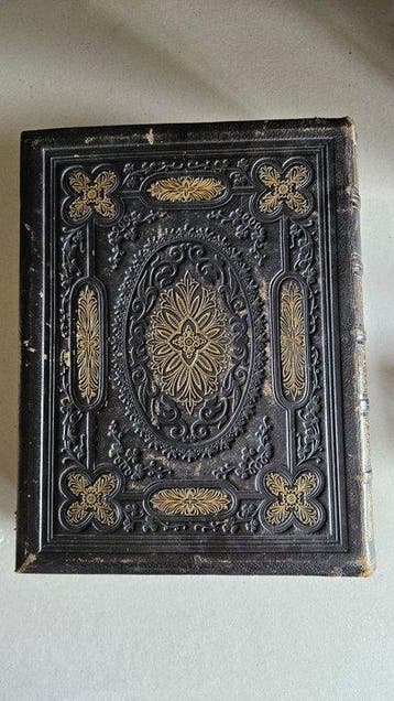 Rev. John Brown - Browns Self-Interpreting Family Bible