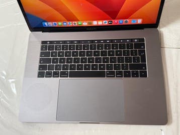 Apple MacBook Pro 15.5, QuadCore i7, 16GB RAM, 1TB NVMe -