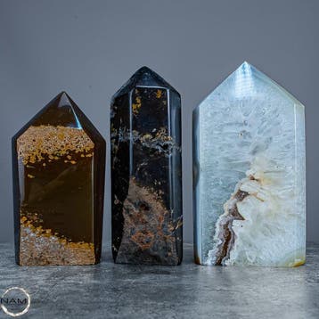 Uniek agaat-obeliskenset met fascinerende natuurlijke