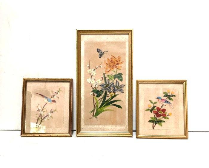 Triptyque . Peinture sur soie. - Décors japonisant. 1950., Antiquités & Art, Curiosités & Brocante