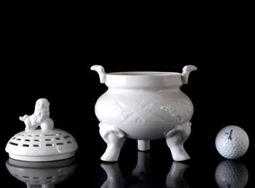 Een grote Chinese Blanc-de-Chine monochroom Dehua, Antiek en Kunst