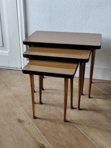 Vintage - Set bijzettafels (3) - Hout optiek - Formica Blad