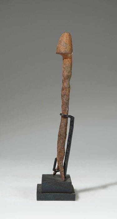 Een ijzeren sculptuur - Fon - Togo (Zonder minimumprijs), Antiquités & Art, Art | Art non-occidental