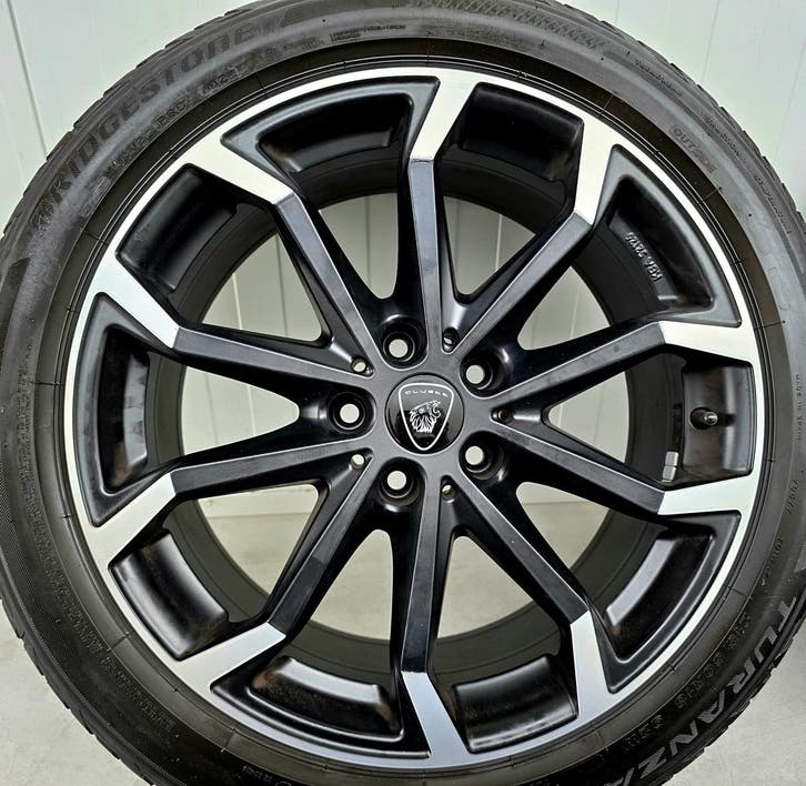 SEAT Ateca Skoda Epiq Karoq 18 inch velgen zomerbanden 5x112, Auto-onderdelen, Banden en Velgen, 18 inch, Zomerbanden, 215 mm