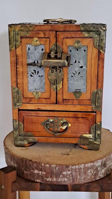 Sieradendoos - Hout, Koper, jade - Chinees juwelenkistje, Antiek en Kunst, Curiosa en Brocante