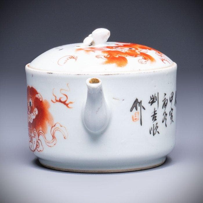 Oud Chinees Foo/Fu-hond theepot met gesigneerd gedicht, H*W:, Antiek en Kunst, Antiek | Overige Antiek