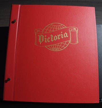 Monde - Collection avec divers pays dans 2 albums Victoria