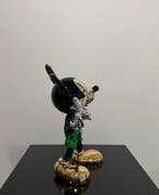 Van Apple - World Peace- Mickey Green