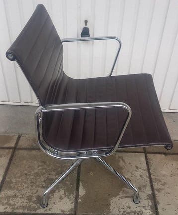 Vitra - Charles & Ray Eames - Chaise - EA104 - Cuir -