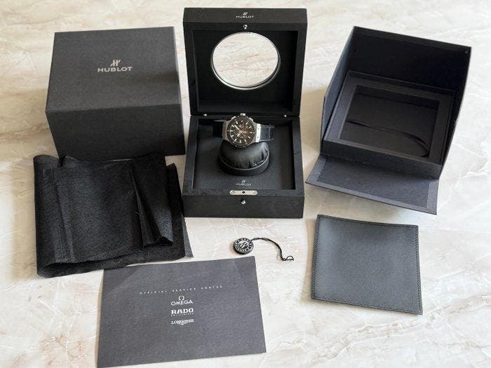 Hublot - Big Bang Aero Bang Chronograph - Warranty 02-2027!, Handtassen en Accessoires, Horloges | Heren