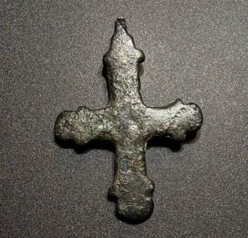 Middeleeuwen, kruisvaardersperiode Brons Symbolisch kruis