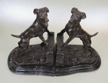 Hond met marmeren bases, Edouard Drouot (1859-1945) -