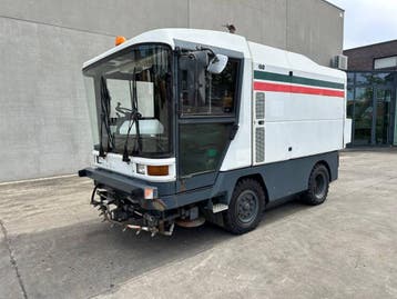 Veiling: Watersproeier Ravo 5002 Diesel 1998, Ophalen