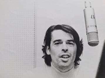 Attrib. Jean-Pierre Leloir - Jacques Brel, at the recording, Nieuw
