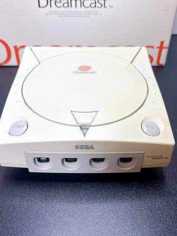 Sega - Dreamcast - HKT-3000 Console Boxed + Kita e Game