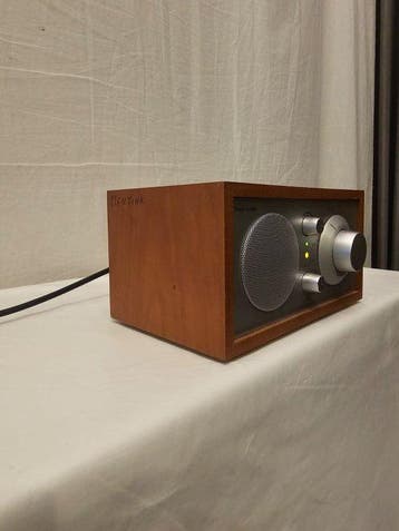 Tivoli - Model One Desktop Tabletop Radio, TV, Hi-fi & Vidéo