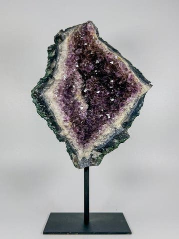 Géode daméthyste en cristal de roche de qualité sur socle, Collections