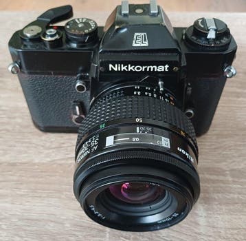 Nikon Nikkormat EL, met een AF Nikkormat Nikon 35-70mm, Nieuw