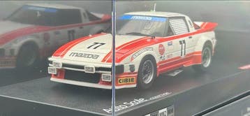 Kyosho 1/27.52 - Modelauto - Mini-Z Auto Scale Mazda Savanna