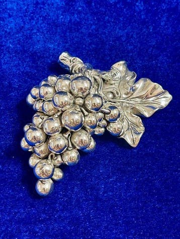 ARDE - Beeldje - Eye-catching Grape Cluster - .925 zilver