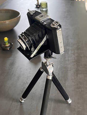 Zeiss Ikon Nettar (515/16) 6x6cm camera + leather case and