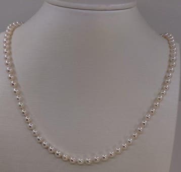Halsketting 5×5,5 mm heldere Akoya parels, Handtassen en Accessoires, Kettingen, Nieuw