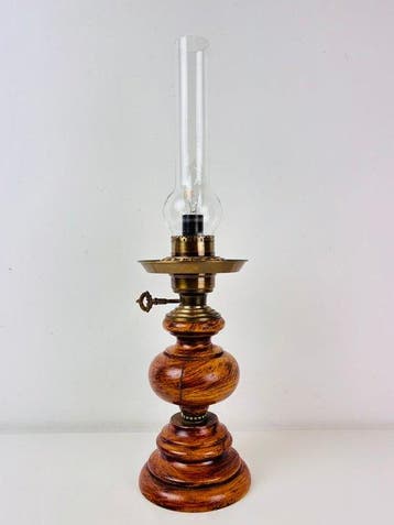 Lamp - Elektrische Petroleumlamp - Hout, Messing, Glas