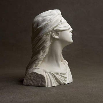 sculptuur, Plaster Bust of the Goddess of Justice – A
