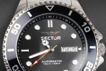 Sector - 230 - Automatic - Day & Date - 100 m - 43 mm -