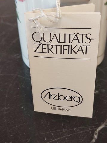Arzeberg - Service de table pour 6 (15) - Porcelaine