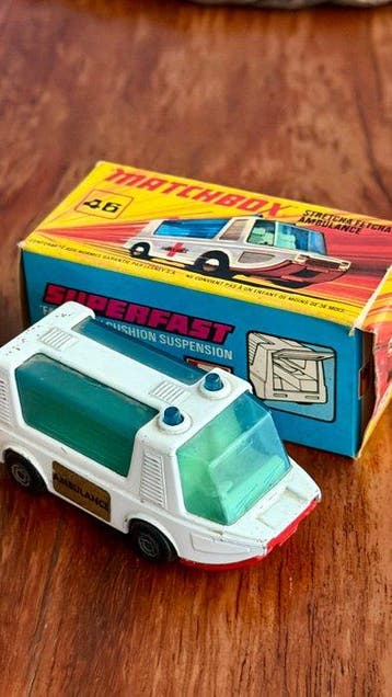 Matchbox 1:64 - Voiture miniature (2) - Stretcha Fetcha, Nieuw