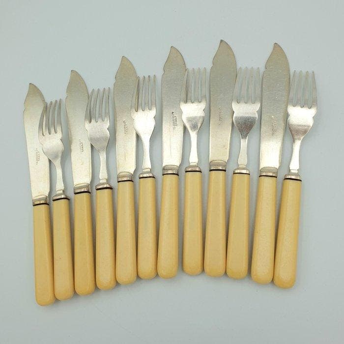 T E Osborne Ltd - Visbestekset (12) - Verzilverd, Bakeliet, Antiek en Kunst, Antiek | Meubels | Tafels