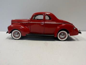 Danbury Mint 1:24 - Voiture miniature - 1940 Ford Deluxe