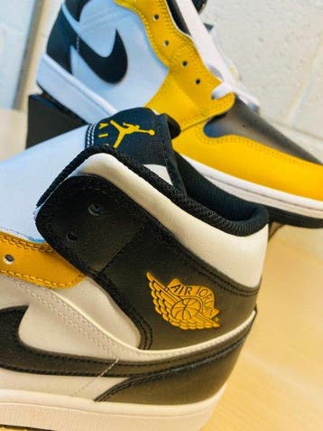 Air Jordan - One Mid Yellow Ochre Leder P47 - Sneakers -, Nieuw