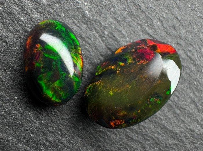 6,55ct Opaal Cabochons- 1.31 g - (2), Verzamelen, Mineralen en Fossielen
