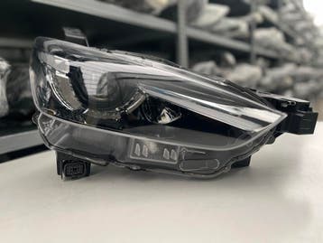 MAZDA CX-3 FULL LED 10PIN KOPLAMP RECHTS D10E-51030, Verzenden, Gebruikt, Mazda