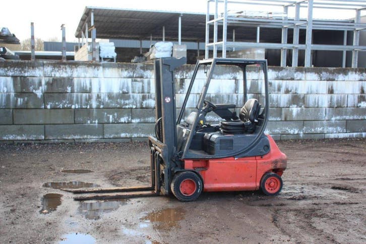 Veiling: Heftruck Linde E20P-02 Elektrisch 2000kg 4.47m 2004, Articles professionnels, Machines & Construction | Chariots élévateurs & Transport interne