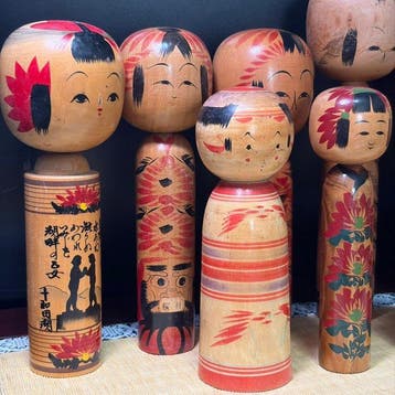 Set van 11 vintage traditionele Japanse kokeshi-poppen -