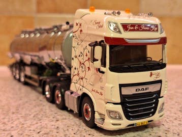 Tekno 1:50 - Model vrachtwagen - DAF XF-euro6 Super Space, Nieuw