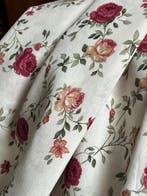 Dubbele breedte. Romantisch bedrukt stof. Bekleding en
