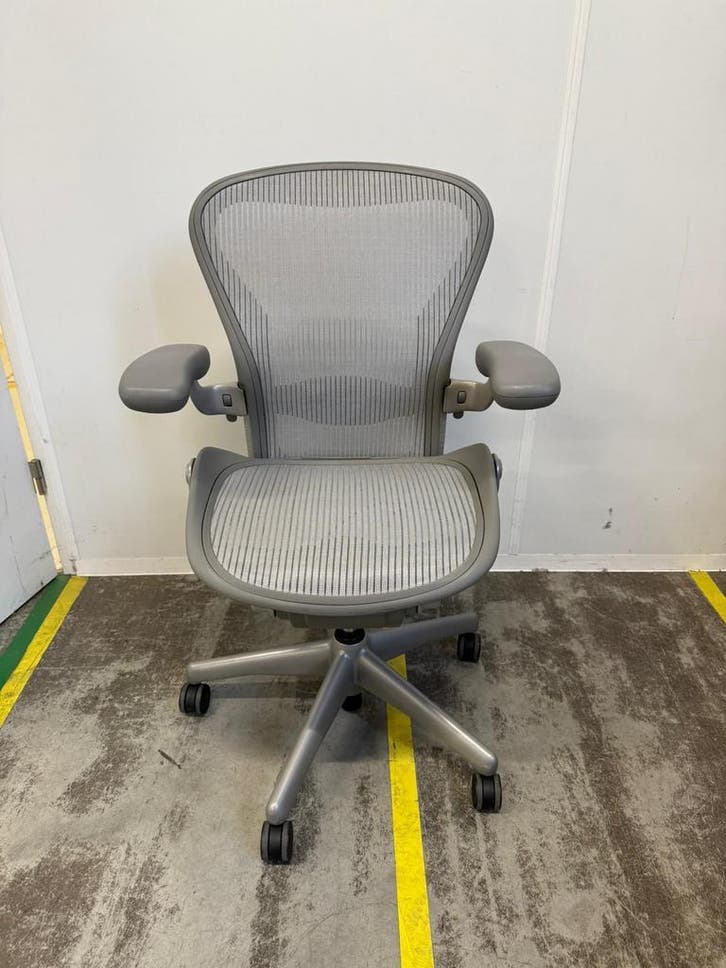 Refurbished Witte Herman Miller Aeron Stoel - 100 stuks, Maison & Meubles, Chaises de bureau, Envoi