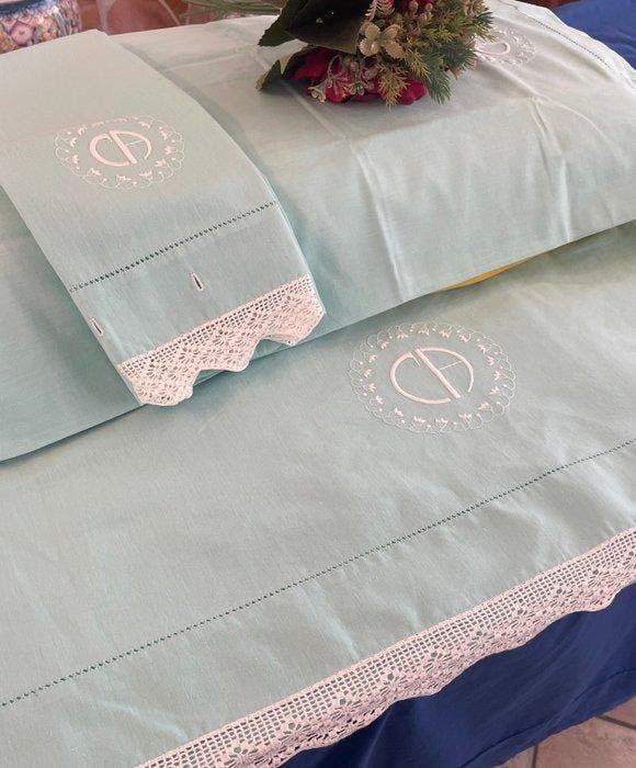 monogramma con ricami fatti a mano - Drap de lit (3) - 258, Antiek en Kunst, Antiek | Tapijten, Tafelkleden en Textiel
