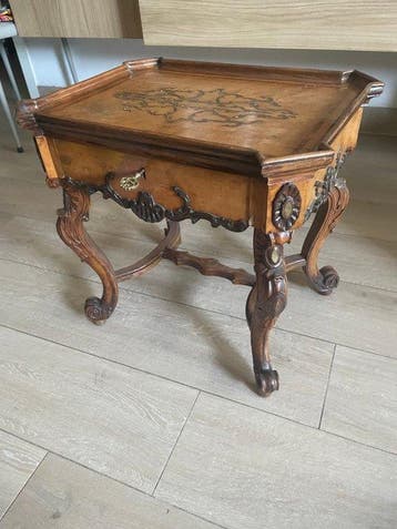 Bijzettafel - Zeldzame salontafel van burlhout met inlegwerk, Antiek en Kunst