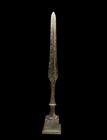 Luristan - Bronzen zwaard met brede centrale nerf en pommel