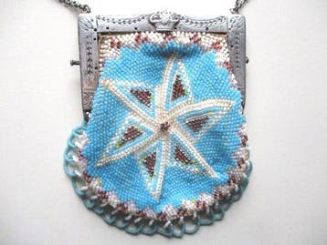 Antieke zilveren beursbeugel met kralenbeursje, gemaakt door, Antiek en Kunst