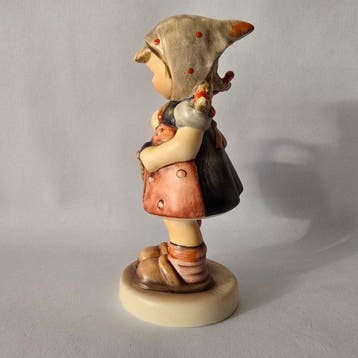 Goebel - Figurine - Hummel #411 3/0 - I geh in dStadt /, Antiquités & Art