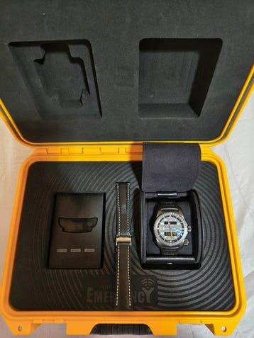 Breitling - Emergency2- Night Mission Bentayga Edition -, Nieuw
